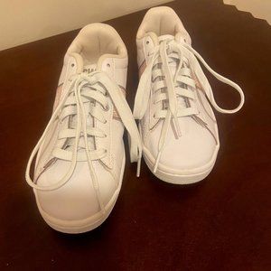 K-Swiss Big Girls Athletic Shoes - Size 5.5 - Excellent Condition